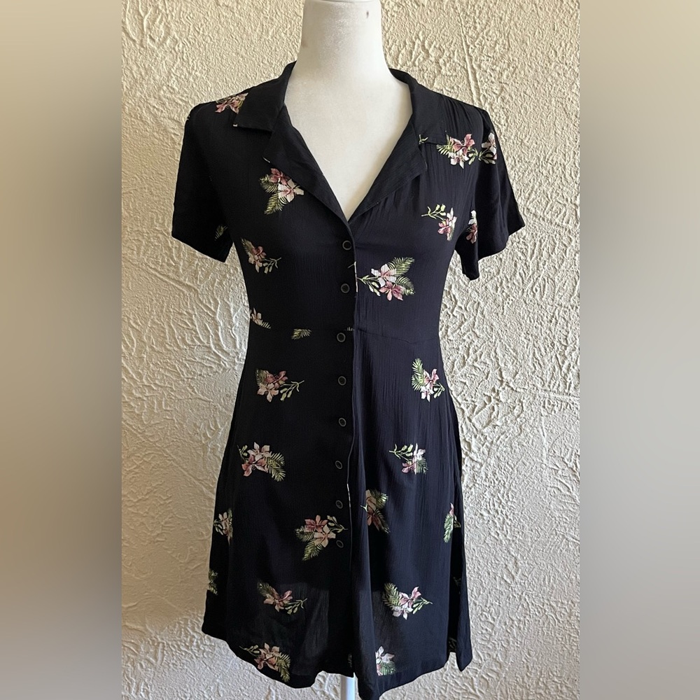 Volcom Stormy Tropix short-black  button-front shirt dress Size XS